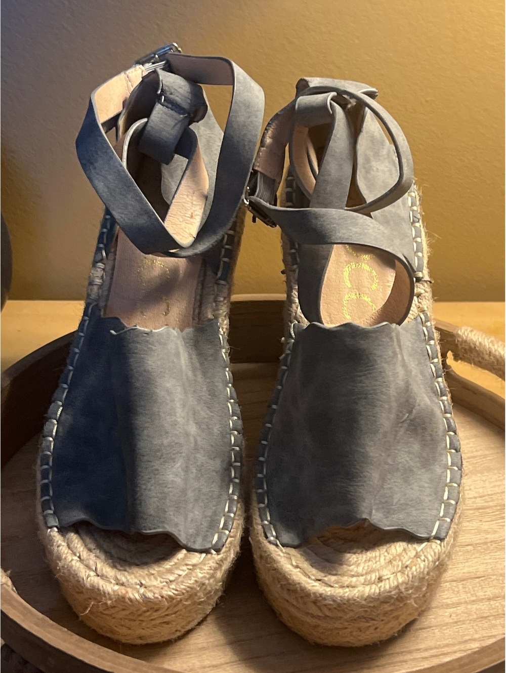 Cocoi Jade Women's Size 8 Gray Synthetic Upper Espadrille Wedge Sandals